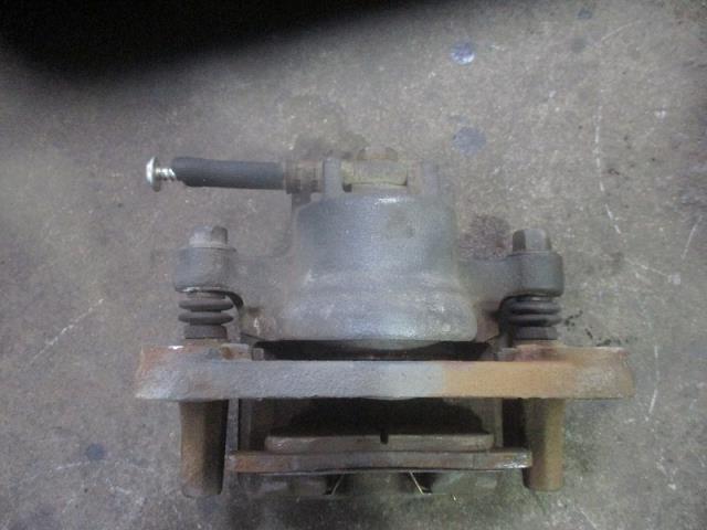 【中古】中古部品 ミニキャブ U62T 右ﾌﾛﾝﾄｷｬﾘﾊﾟｰ 【3500080000-250401000544330】