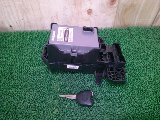 【中古】中古部品 ムーヴ L175S ﾋｭｰｽﾞﾎﾞｯｸｽ 【3330660100-000025325467800】
