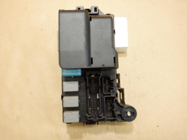 【中古】中古部品 ミラ L250S ﾋｭｰｽﾞﾎﾞｯｸｽ 【3310250100-001631412667800】