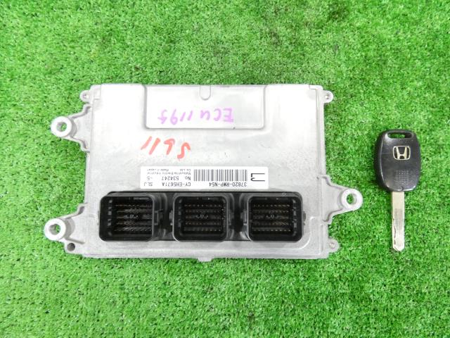 【中古】中古部品 ストリーム RN8 ｴﾝｼﾞﾝｺﾝﾋﾟｭｰﾀｰ 【3260250000-000025119563100】