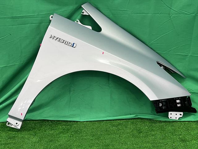 【中古】中古部品 プリウス ZVW30 右ﾌﾛﾝﾄﾌｪﾝﾀﾞｰ 【3330240100-002025588010600】
