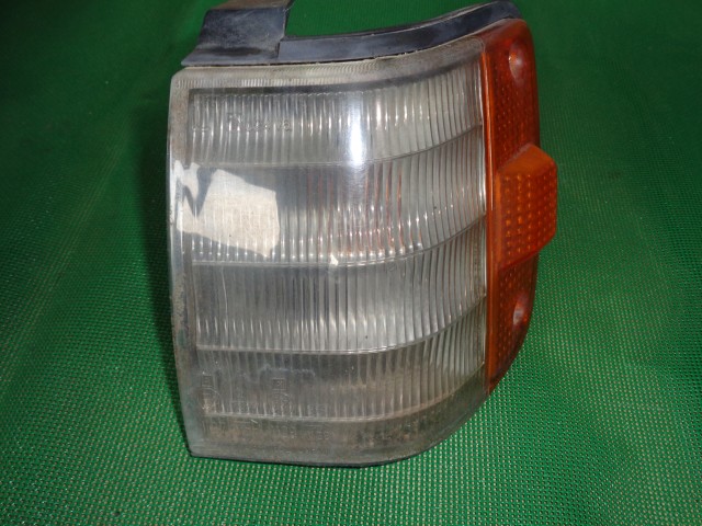 【中古】中古部品 ファミリア BF5P 左ｸﾘｱﾗﾝｽﾗﾝﾌﾟ 【3330810100-250817000211100】