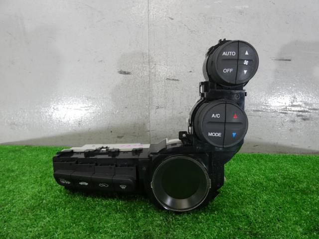 【中古】中古部品 フィット GE6 A/Cｽｲｯﾁﾊﾟﾈﾙ 【3260250000-000025121660900】