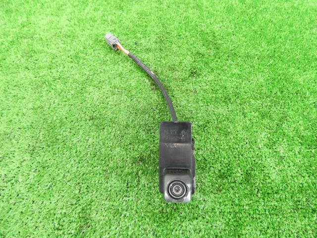 【中古】中古部品 フリード＋ GB7 ｶﾒﾗ 【3260250000-000025110815850】