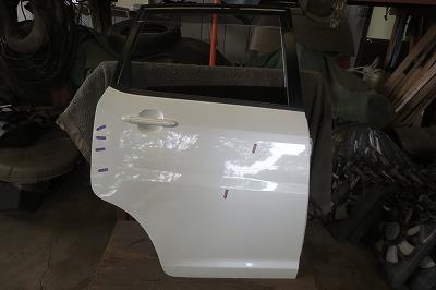 【中古】中古部品 ムーヴ L175S 右ﾘｱﾄﾞｱ 【3340180100-250819000113300】
