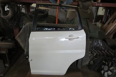 【中古】中古部品 ムーヴ L175S 左ﾘｱﾄﾞｱ 【3340180100-250819000113400】