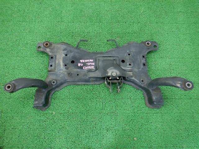 【中古】中古部品 ボルボ 50シリーズ MB5244 ﾌﾛﾝﾄﾒﾝﾊﾞｰ 【3310250100-001614086951710】｜e-cleマート