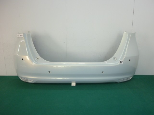 【中古】中古部品 フィット GR1 リアバンパー 【3380050000-000037398715100】|e-cleマート