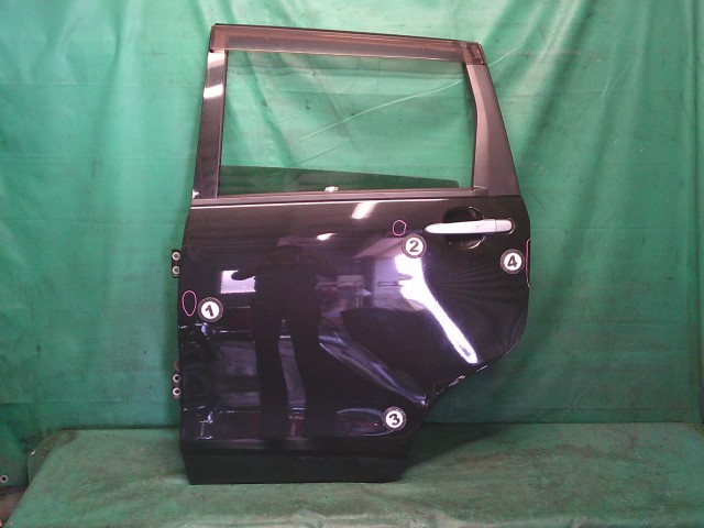 【中古】中古部品 ムーヴ LA100S 左ﾘｱﾄﾞｱ 【3330990500-250821000213400】