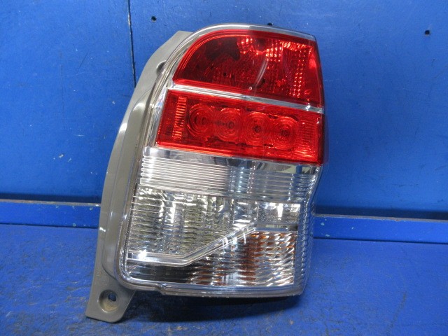 【中古】中古部品 スペイド NCP141 右ﾃｰﾙﾗﾝﾌﾟ 【3310270100-000014928315500】