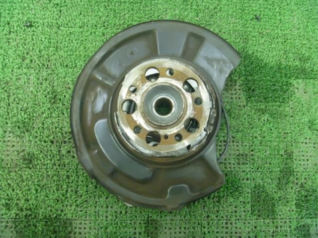 【中古】中古部品 ベンツ Eクラス 211065C 右ﾘｱﾅｯｸﾙﾊﾌﾞ 【3310250100-001349684744410】