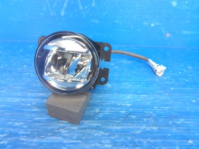 【中古】中古部品 スペーシア MK53S 右ﾌｫｸﾞﾗﾝﾌﾟ 【3310550000-250730001310850】