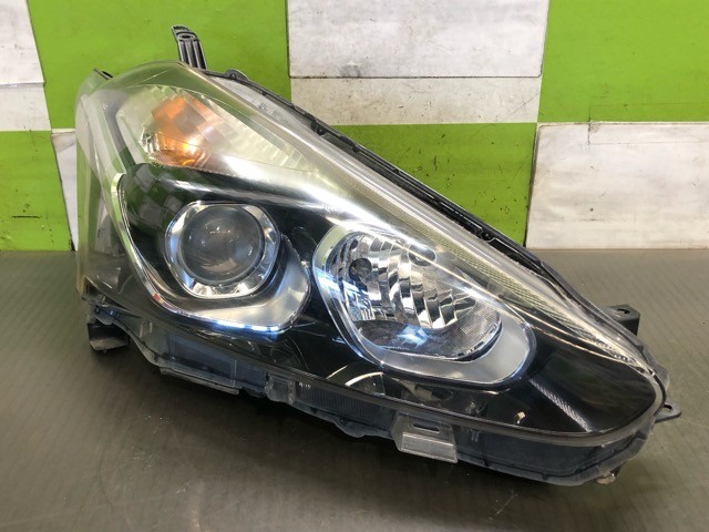 【中古】中古部品 シエンタ NHP170G 右ﾍｯﾄﾞﾗﾝﾌﾟ 【3330530100-000005424810800】 18,018円