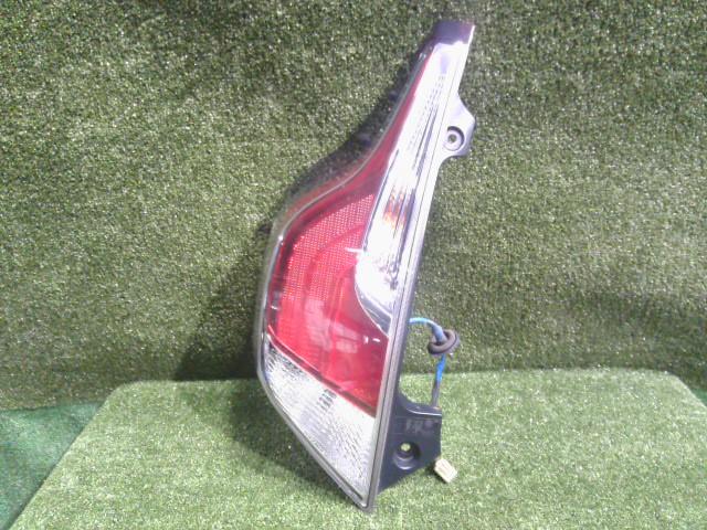 【中古】中古部品 アクア NHP10 左ﾃｰﾙﾗﾝﾌﾟ 【3260300000-250821000515600】 15,923円
