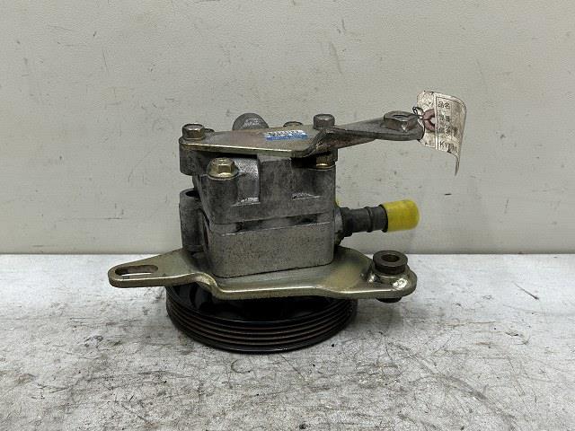 【中古】中古部品 カペラカーゴ GW8W ﾊﾟﾜｽﾃﾍﾞｰﾝﾎﾟﾝﾌﾟ 【3310070100-000553788343300】
