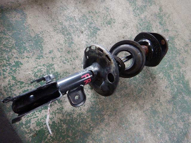 【中古】中古部品 プリウス ZVW30 右ﾌﾛﾝﾄｽﾄﾗｯﾄ 【3330810100-250825000350110】