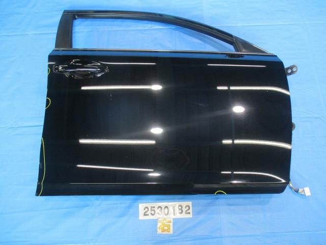 【中古】中古部品 レクサス CT ZWA10 右ﾌﾛﾝﾄﾄﾞｱ 【3310040100-000253018213100】 29,288円
