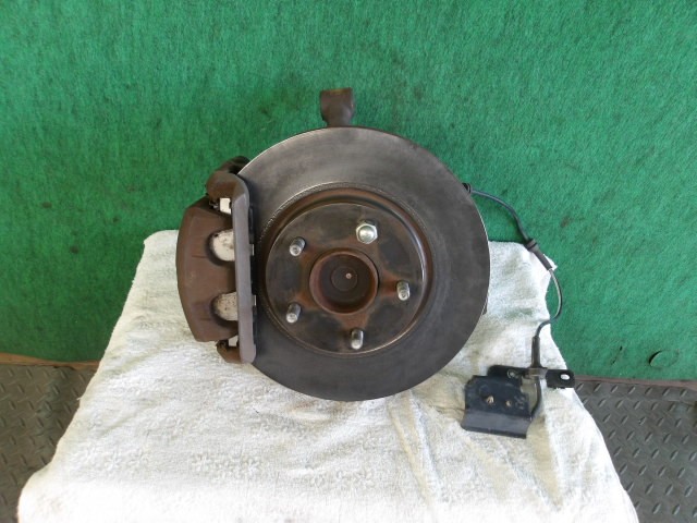 【中古】中古部品 エルグランド ME51 右ﾌﾛﾝﾄﾅｯｸﾙﾊﾌﾞ 【3310420000-000002371844310】