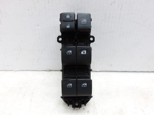 【中古】中古部品 シエンタ NSP170G ﾊﾟﾜｰｳｲﾝﾄﾞｳｽｲｯﾁ 【3310250100-000253033861900】