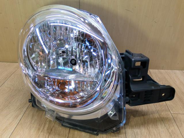 【中古】中古部品 キャスト LA250S 右ﾍｯﾄﾞﾗﾝﾌﾟ 【3310390100-250819000210800】