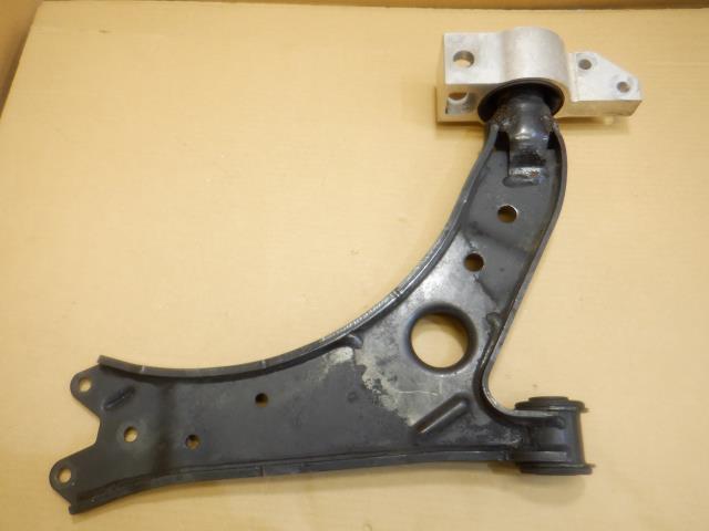 【中古】中古部品 VW ゴルフ 1KCBZ 右ﾌﾛﾝﾄﾛｱｱｰﾑ 【3310250100-001606664951720】 6,270円