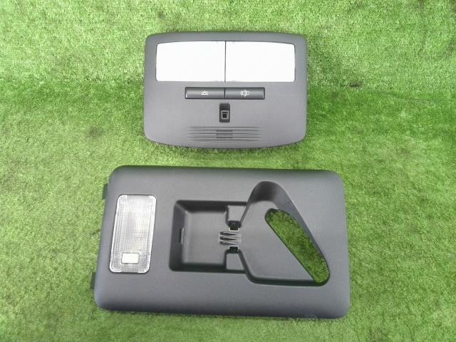 【中古】中古部品 ハリアー AVU65W ルームランプ 【3330990100-250705000168200】