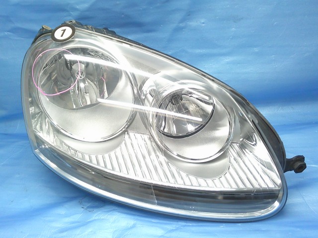 【中古】中古部品 VW ゴルフ 1KBMY 右ﾍｯﾄﾞﾗﾝﾌﾟ 【3330990500-250828000310800】