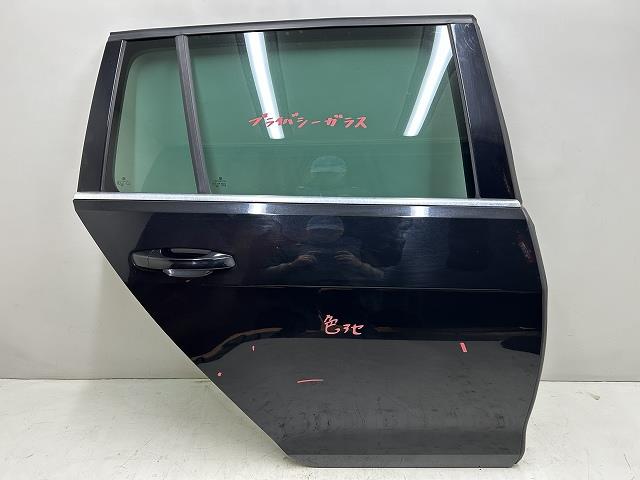 【中古】中古部品 VW ゴルフヴァリアント AUCHP 右ﾘｱﾄﾞｱ 【3310070100-000090756513300】