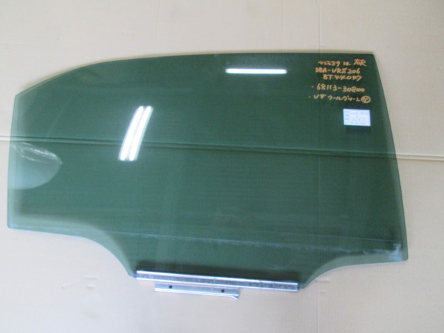 【中古】中古部品 クラウンマジェスタ URS206 右ﾘｱﾄﾞｱｶﾞﾗｽ 【3310160100-000004404713330】