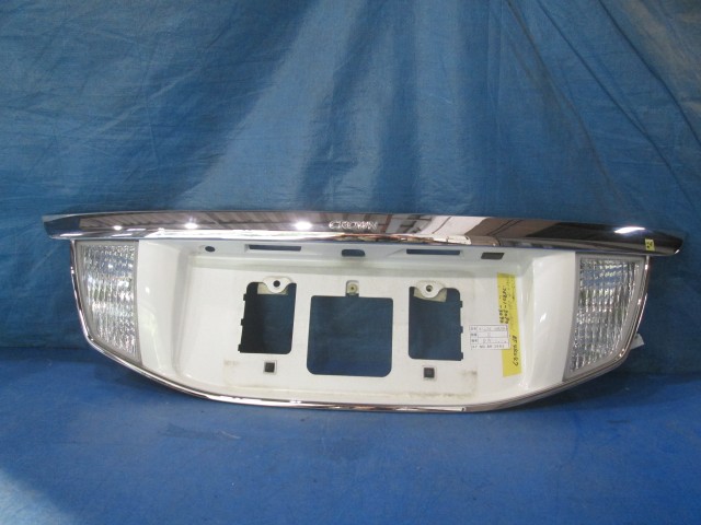 【中古】中古部品 クラウンマジェスタ URS206 ﾘｱﾌｨﾆｯｼｬｰﾊﾟﾈﾙ 【3310160100-000004404715200】
