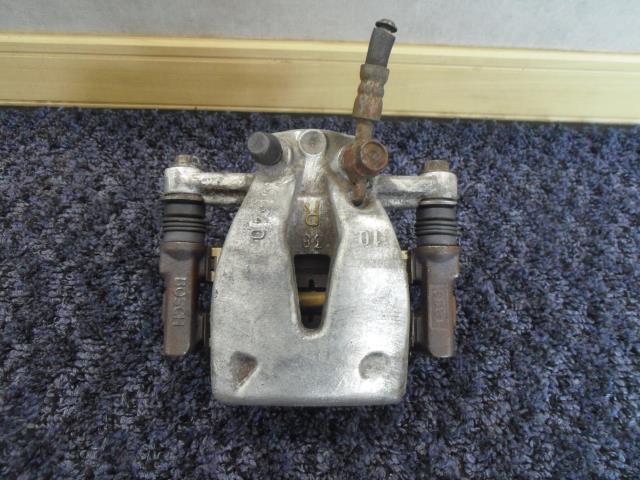 【中古】中古部品 アベンシス AZT255 右ﾘｱｷｬﾘﾊﾟｰ 【3330440100-250829000144430】 8,030円