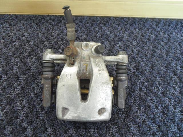 【中古】中古部品 アベンシス AZT255 左ﾘｱｷｬﾘﾊﾟｰ 【3330440100-250829000144460】