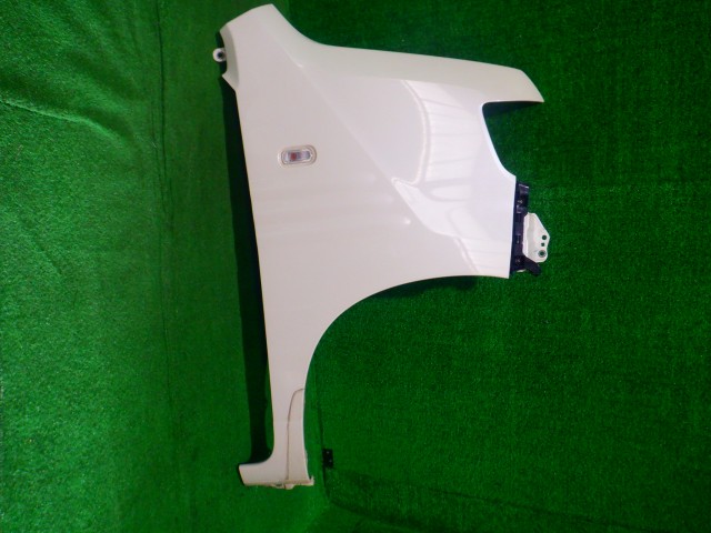 【中古】中古部品 N-VAN JJ2 右フロントフェンダー 【3340140100-000025211910600】