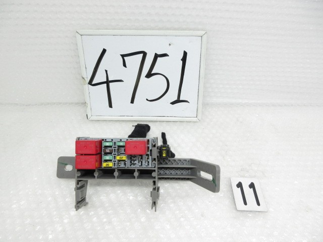 【中古】中古部品 ジープ レネゲード BU14 ﾋｭｰｽﾞﾎﾞｯｸｽ 【3500170000-250830501567800】