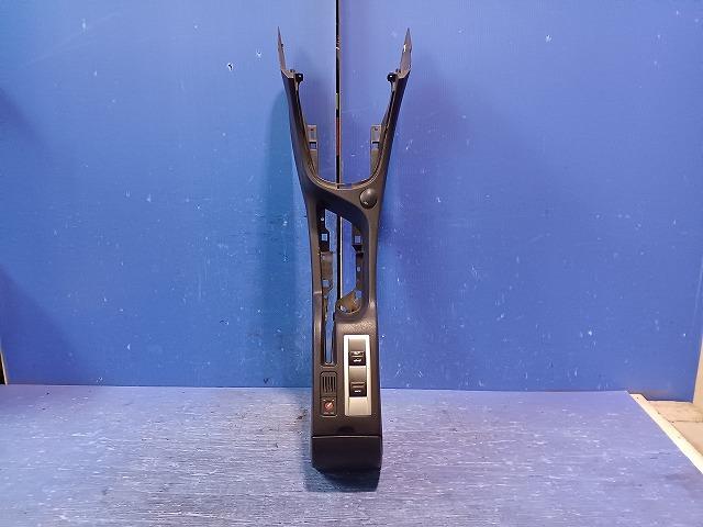 【中古】中古部品 プジョー 307 A307CC ｺﾝｿｰﾙﾎﾞｯｸｽ 【3310050100-220301000177100】