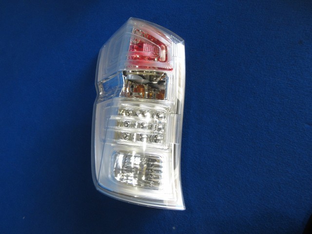 【中古】中古部品 ステップワゴン RK5 左ﾃｰﾙﾗﾝﾌﾟ 【3310590000-202508060815600】