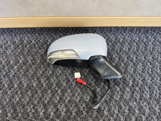 【中古】中古部品 プリウス ZVW30 右ｻｲﾄﾞﾐﾗｰ 【3330440100-250902000113500】