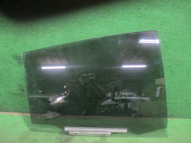 【中古】中古部品 プリウス ZVW50 右ﾘｱﾄﾞｱｶﾞﾗｽ 【3500080000-250425000613331】