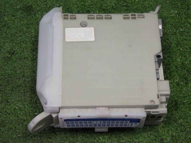 【中古】中古部品 レクサス LS USF40 ﾋｭｰｽﾞﾎﾞｯｸｽ 【3330200100-242835000067800】 9,997円