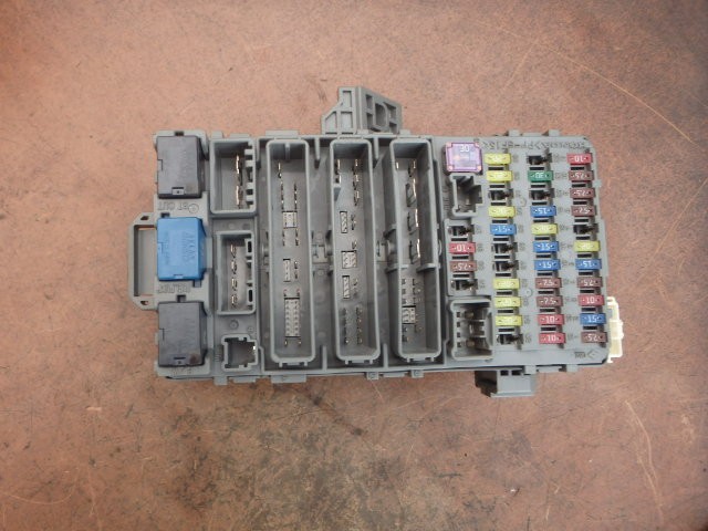 【中古】中古部品 ストリーム RN6 ﾋｭｰｽﾞﾎﾞｯｸｽ 【3331010800-000023517767800】