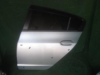 【中古】中古部品 インサイト ZE2 左ﾘｱﾄﾞｱ 【3310030100-250808000113400】