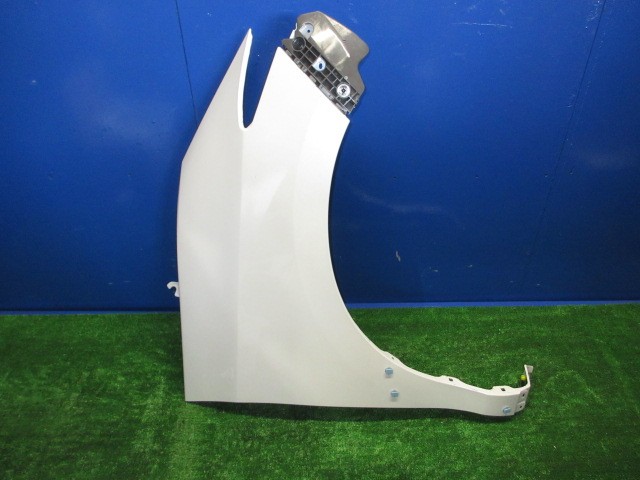 【中古】中古部品 エスティマ ACR50W 右ﾌﾛﾝﾄﾌｪﾝﾀﾞｰ 【3310270100-000014926410600】