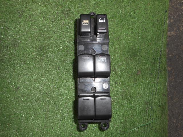 【中古】中古部品 セレナ CC25 ﾊﾟﾜｰｳｲﾝﾄﾞｳｽｲｯﾁ 【3330190100-000002152961900】