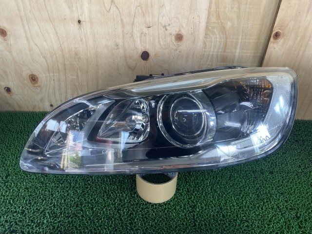 【中古】中古部品 ボルボ 60シリーズ FB4164T 左ﾍｯﾄﾞﾗﾝﾌﾟ 【3330660100-000025312710900】