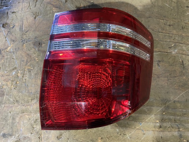 【中古】中古部品 アルファード MNH10W 右ﾃｰﾙﾗﾝﾌﾟ 【3330540100-250714000115500】
