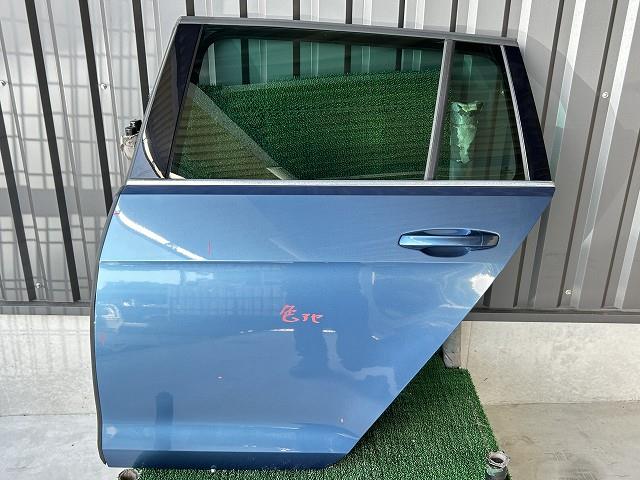 【中古】中古部品 VW ゴルフヴァリアント AUCJZ 左ﾘｱﾄﾞｱ 【3310070100-000090772613400】