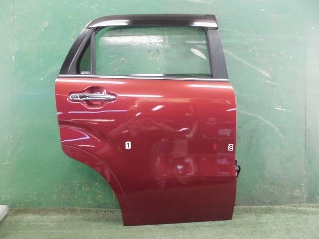 【中古】中古部品 キャスト LA250S 右ﾘｱﾄﾞｱ 【3330150100-000025321013300】