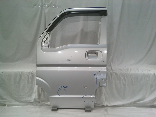 【中古】中古部品 NV100クリッパー DR17V 左ﾌﾛﾝﾄﾄﾞｱ 【3331011000-250909500713200】