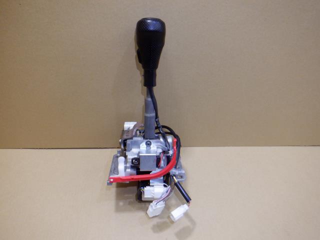 【中古】中古部品 UD日産大型車 GK5XAB シフトレバー 【3310250100-001582970937850】|e-cleマート