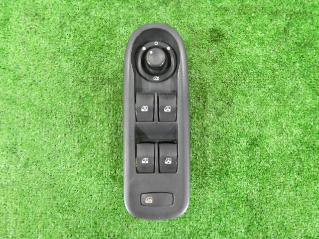 【中古】中古部品 ルノー カングー KWK4M ﾊﾟﾜｰｳｲﾝﾄﾞｳｽｲｯﾁ 【3260250000-000025129461900】